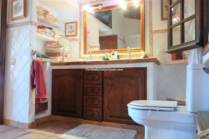 Image No.33-5 Bed Villa for sale