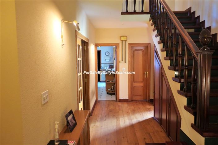 Image No.46-5 Bed Villa for sale