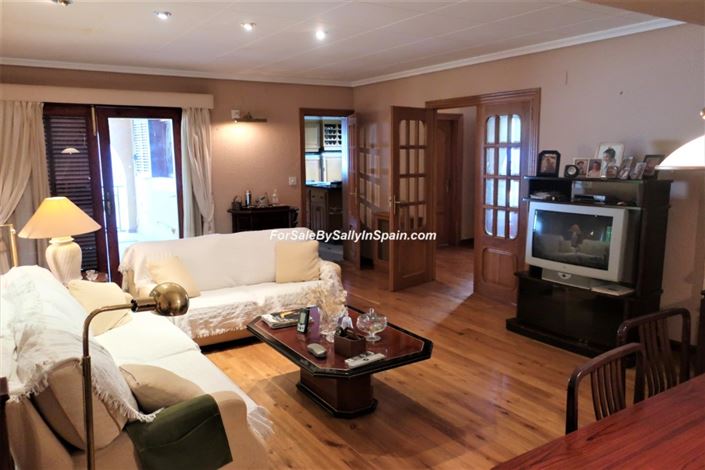 Image No.48-5 Bed Villa for sale