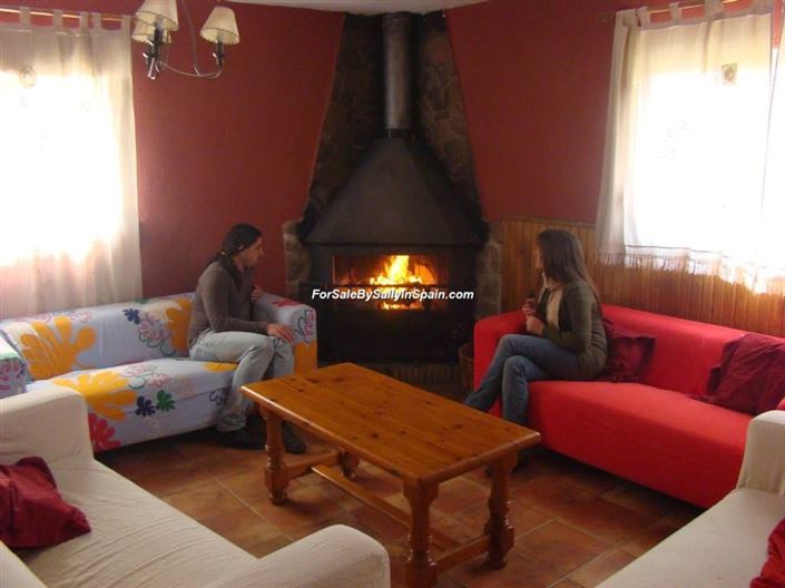 Image No.17-22 Bed Villa for sale