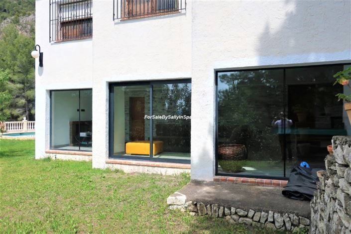 Image No.17-3 Bed Villa for sale