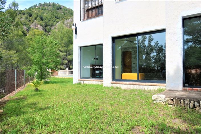 Image No.19-3 Bed Villa for sale