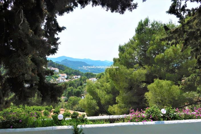 Image No.10-3 Bed Villa for sale