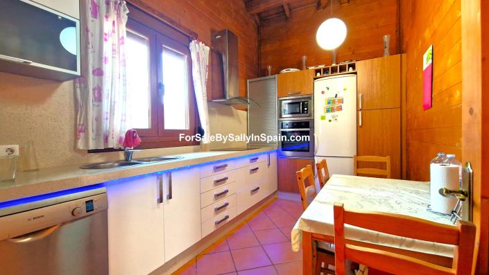 Image No.17-4 Bed Villa for sale