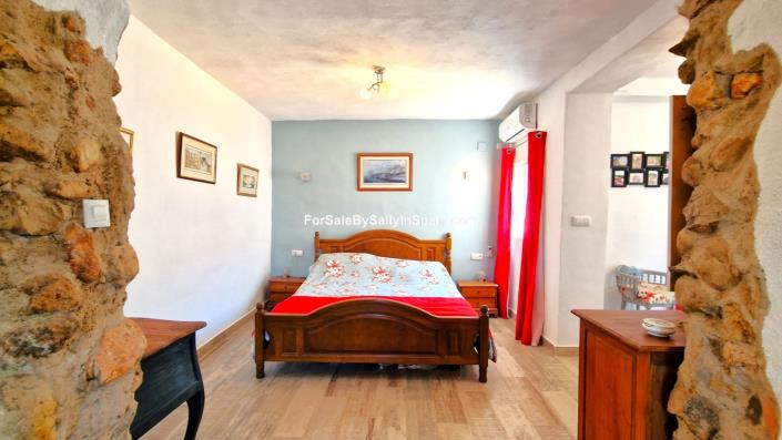 Image No.47-4 Bed Villa for sale