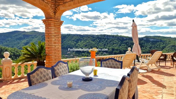 Image No.3-Villa de 5 chambres à vendre à Alzira