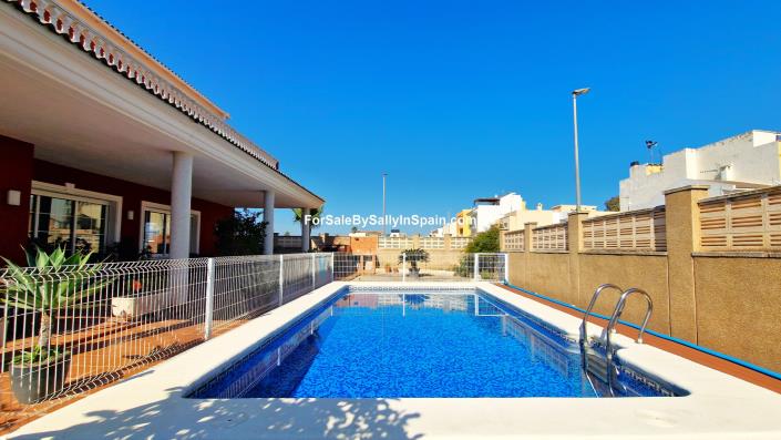 Image No.14-6 Bed Villa for sale