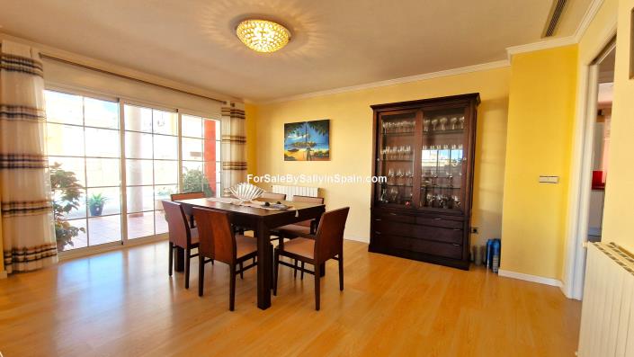 Image No.19-6 Bed Villa for sale