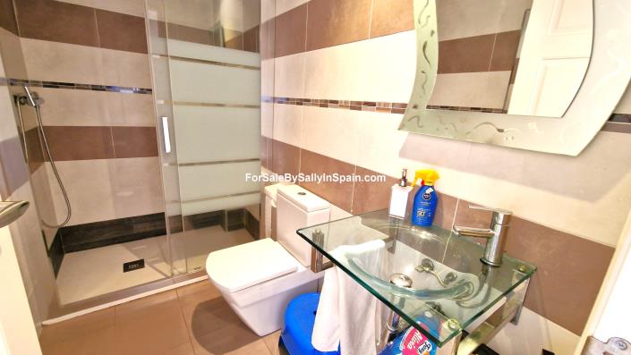 Image No.28-6 Bed Villa for sale