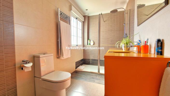 Image No.48-6 Bed Villa for sale