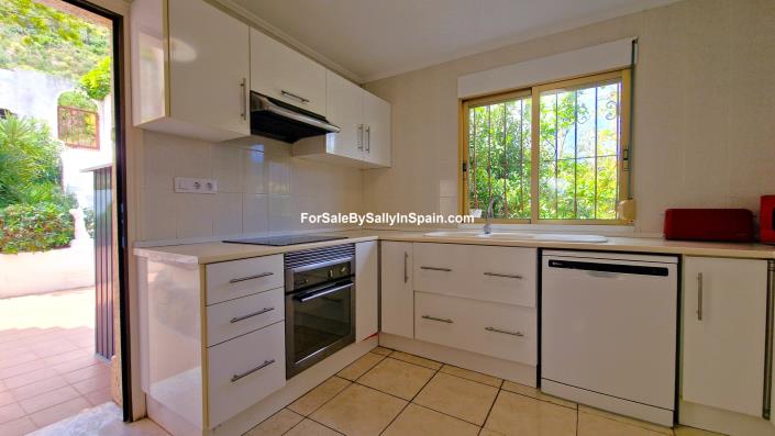 Image No.28-5 Bed Villa for sale