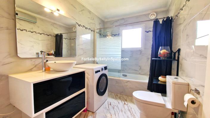 Image No.33-5 Bed Villa for sale