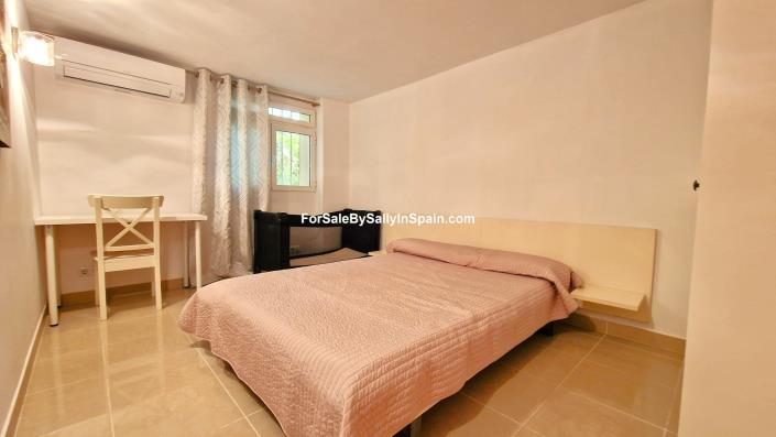 Image No.49-5 Bed Villa for sale