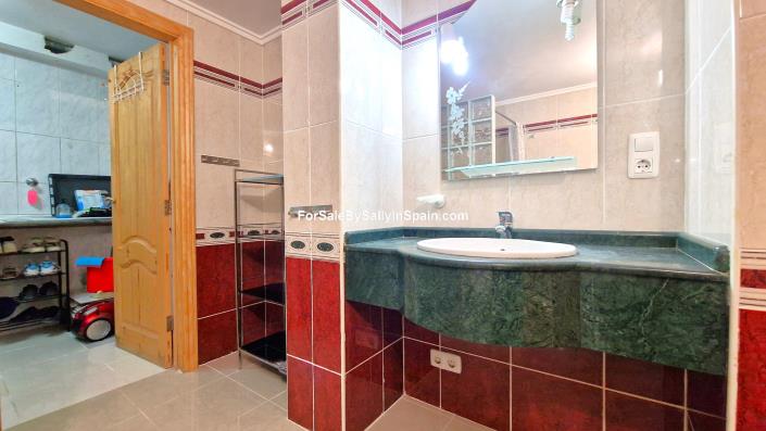 Image No.47-5 Bed Villa for sale