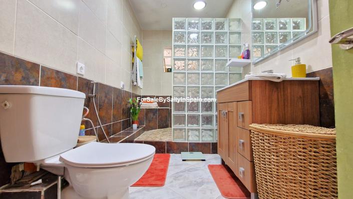 Image No.34-5 Bed Villa for sale