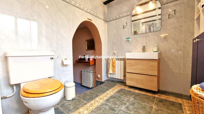 Image No.52-5 Bed Villa for sale