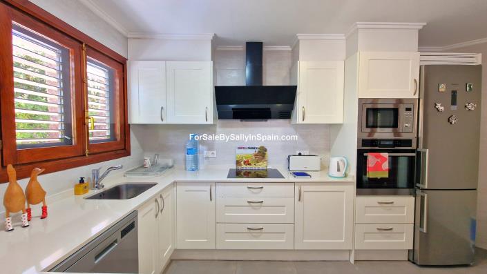 Image No.38-4 Bed Villa for sale