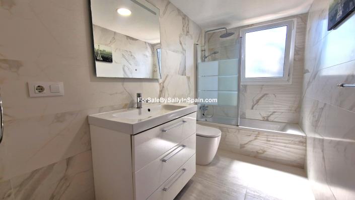 Image No.44-4 Bed Villa for sale