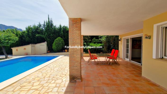 Image No.51-4 Bed Chalet for sale