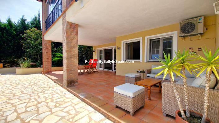 Image No.49-4 Bed Chalet for sale