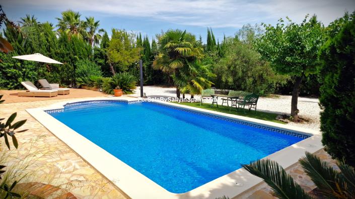 Image No.3-4 Bed Chalet for sale