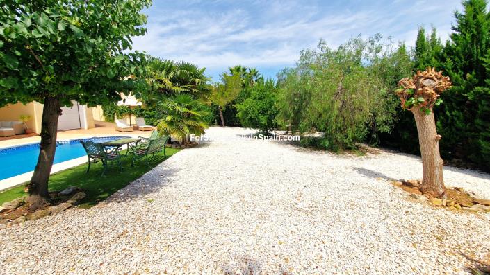 Image No.60-4 Bed Chalet for sale