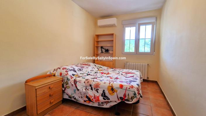 Image No.43-4 Bed Chalet for sale