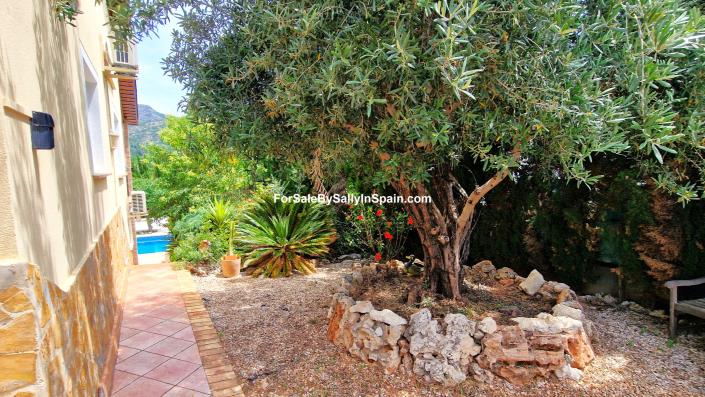 Image No.15-4 Bed Chalet for sale