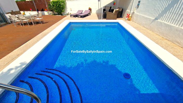 Image No.3-5 Bed Villa for sale