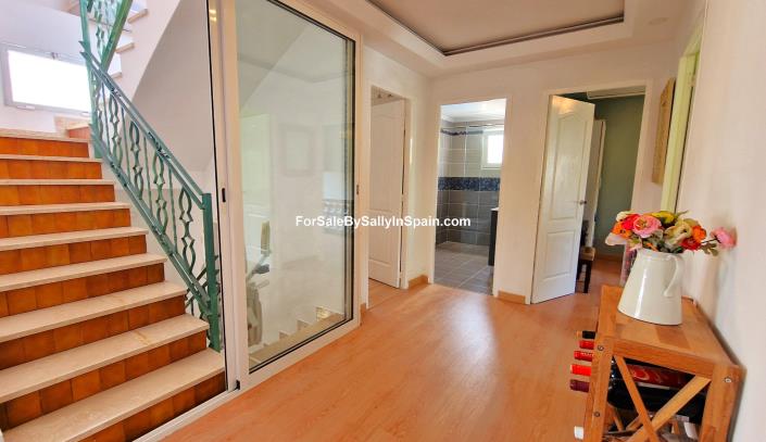 Image No.49-5 Bed Villa for sale