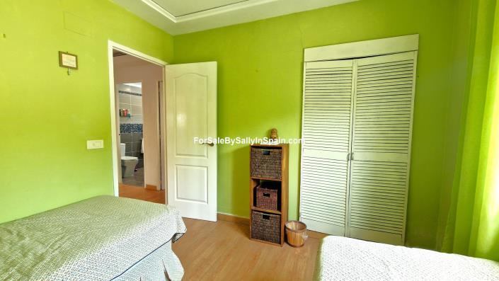 Image No.44-5 Bed Villa for sale