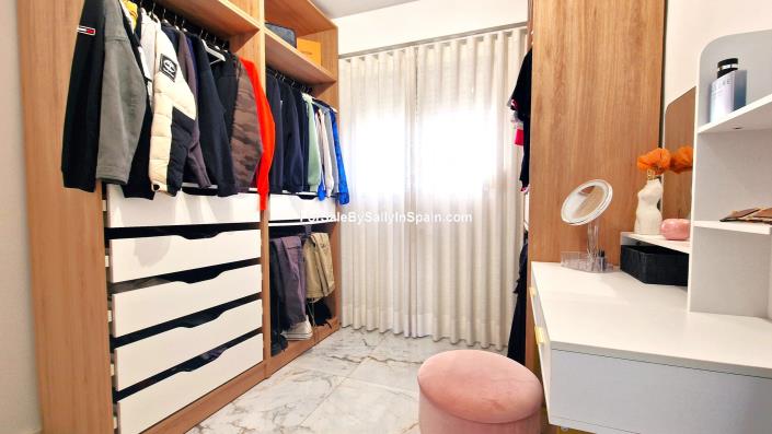 Image No.24-3 Bed Apartment for sale