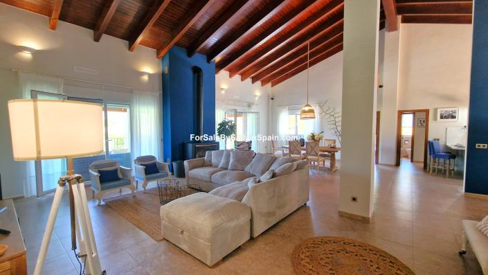 Image No.20-3 Bed Villa for sale