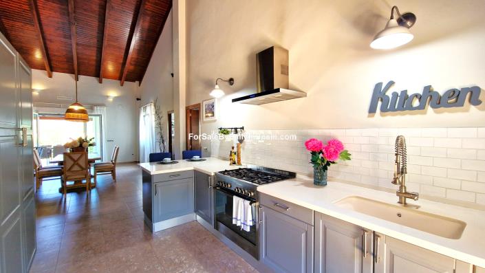 Image No.24-3 Bed Villa for sale