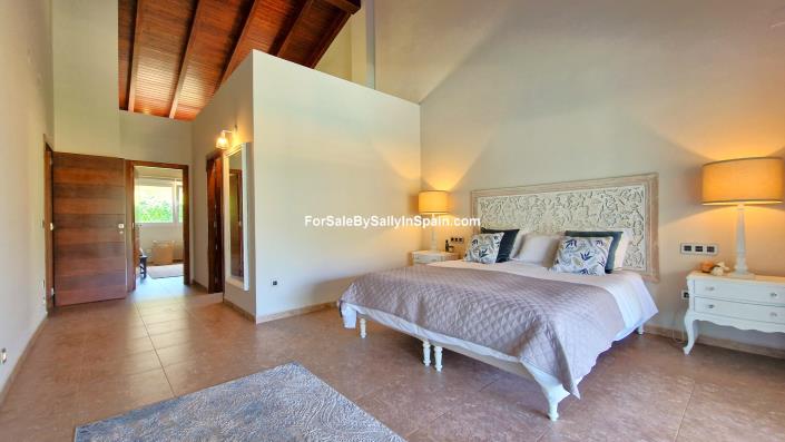 Image No.32-3 Bed Villa for sale