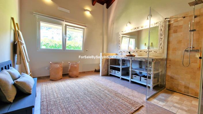 Image No.34-3 Bed Villa for sale