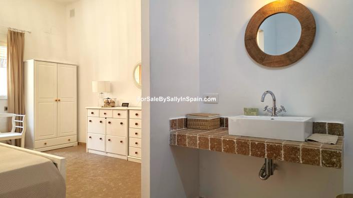 Image No.42-3 Bed Villa for sale