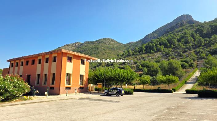 Image No.37-4 Bed Townhouse for sale