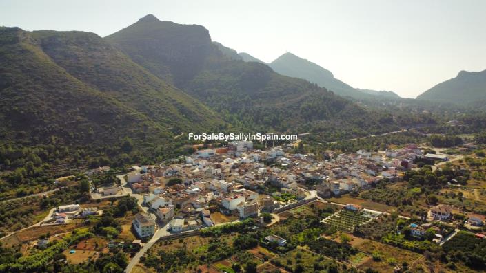 Image No.51-4 Bed Townhouse for sale