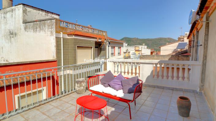 Image No.28-4 Bed Townhouse for sale