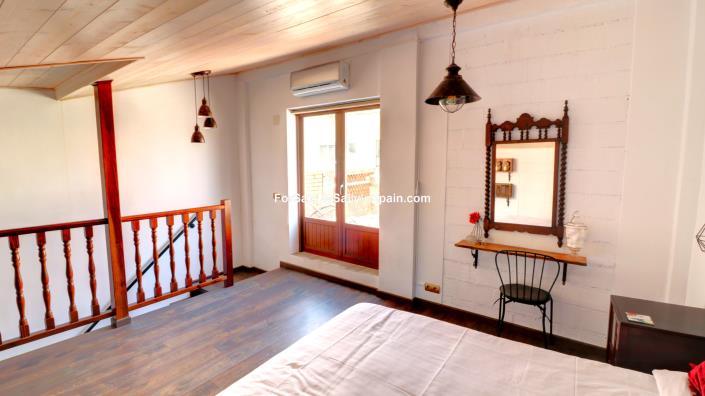 Image No.29-4 Bed Townhouse for sale