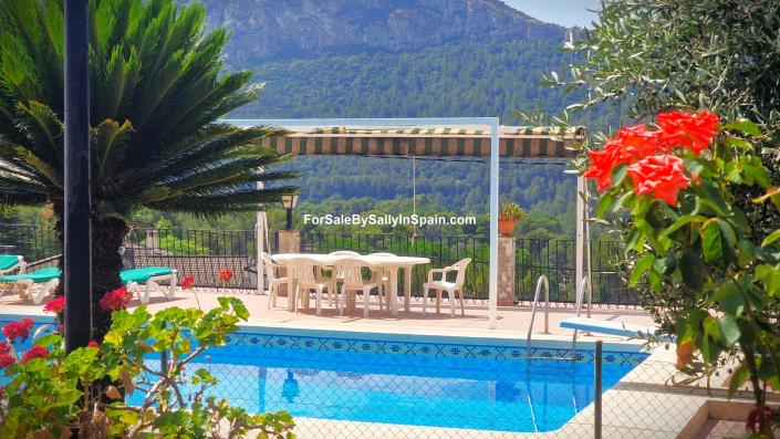 Image No.8-6 Bed Villa for sale