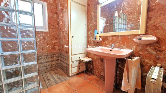 Image No.28-6 Bed Villa for sale