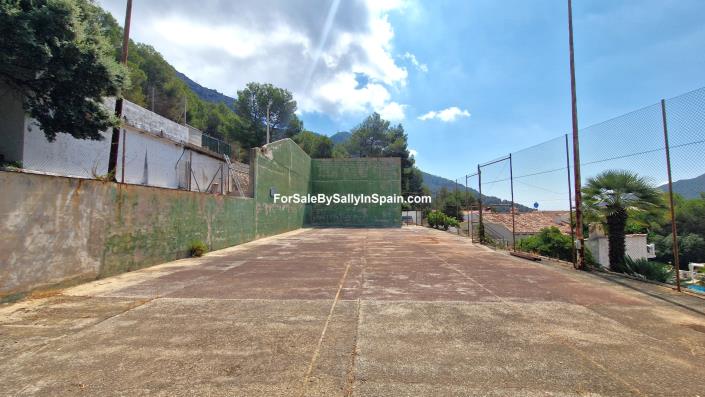 Image No.57-6 Bed Villa for sale