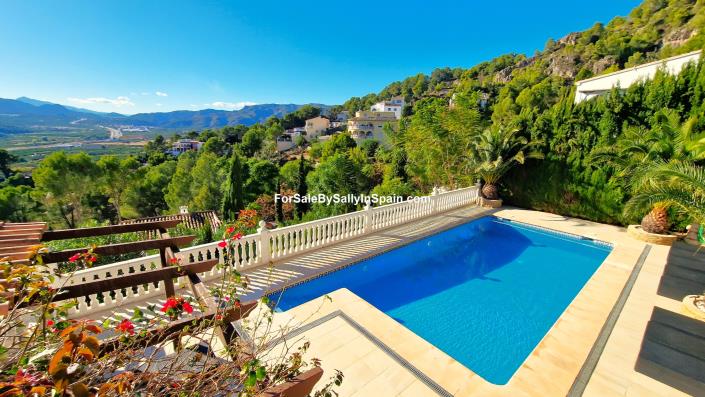 Image No.52-6 Bed Villa for sale