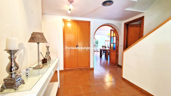 Image No.20-6 Bed Villa for sale