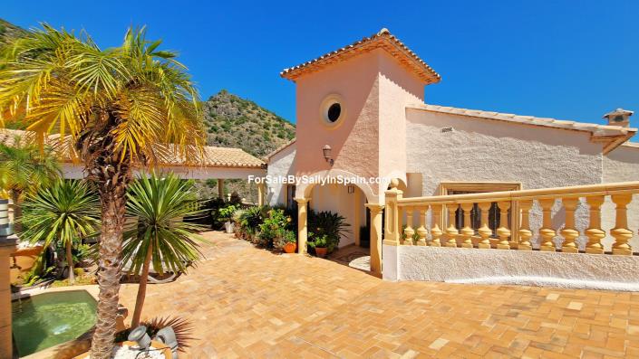 Image No.19-5 Bed Villa for sale