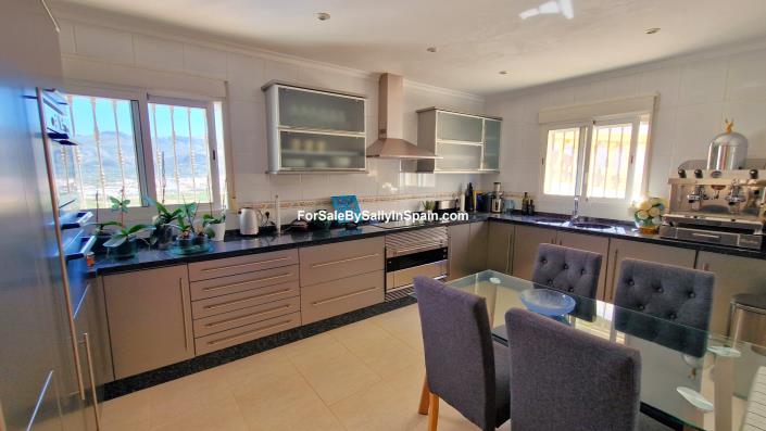 Image No.25-5 Bed Villa for sale