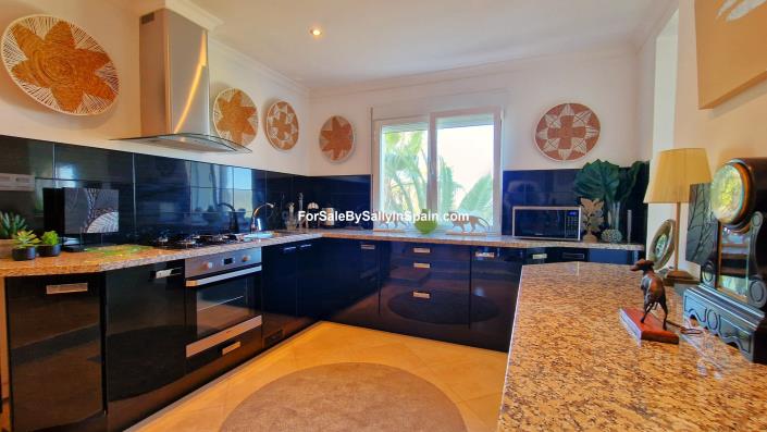 Image No.52-5 Bed Villa for sale