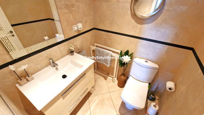 Image No.58-5 Bed Villa for sale